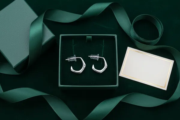 Geometric_Faceted_Silver_Hoop_Earrings